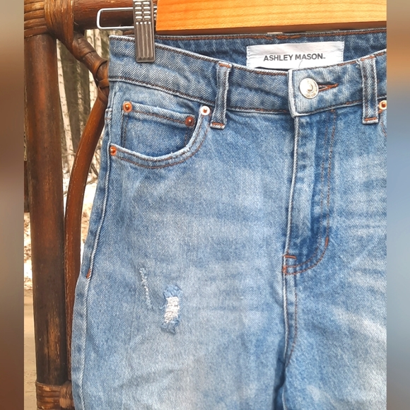 Ashley Mason Ankle-Cropped Skinny Jeans - Picture 4 of 8